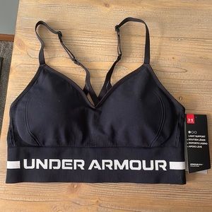 NWT Underarmour sports bra size Medium